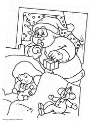 Coloring page - Santa is coming with gift